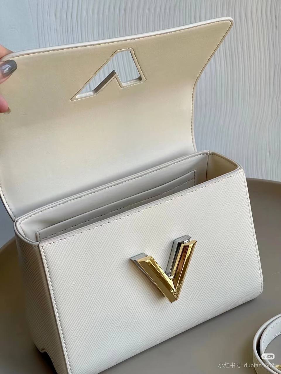 LV
Master🌺
330 dhs✅

Zain10
♥️♥️♥️