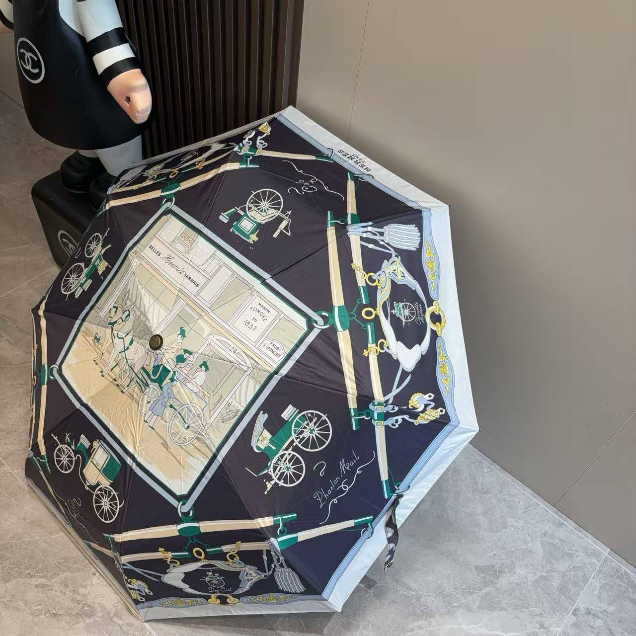 UMBRELLA ☔️*
Master quality 💯
With boxes 🗃️ 
75 dhs💓

Zain216
♥️♥️♥️