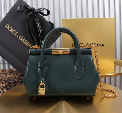 D&G
Super Master Quality
AAA+
For Price 👇 WTSP Text Zain 0568585901
0507557372
0544061607

Zain274
♥️♥️♥️