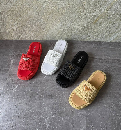 PRADA 
SuperMaster Quality 💯
450 dhs✅
Size: 36-41💥

Zain171
♥️♥️♥️
