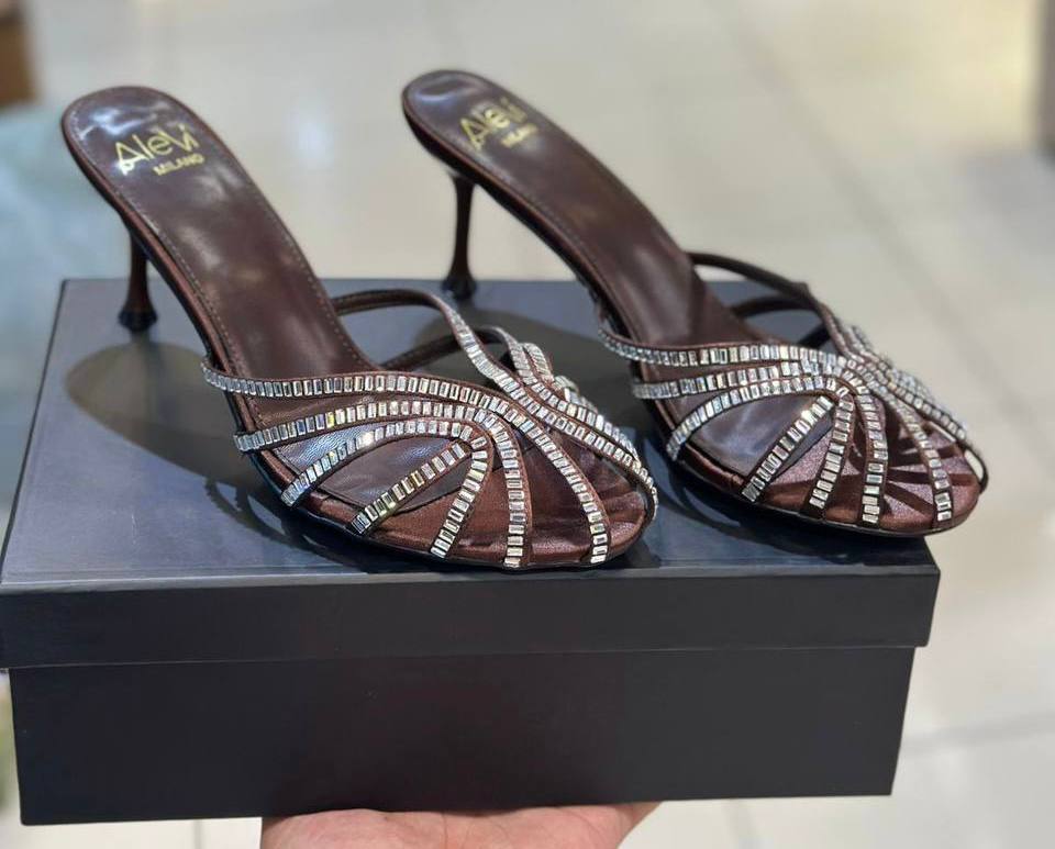 Alevi Milano 
Size 36 to 41 
120 dhs✅

Zain146
♥️♥️♥️