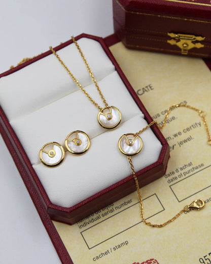 *Cartier 😍*
Necklace 🦋
Earring❤️‍🔥
Bracelet ✨
Master quality 💯
With normal boxes 🗃️ 
150 DHS🇦🇪🇦🇪🇦🇪

With master box 📦 
180 DHS🇦🇪🇦🇪🇦🇪

Zain216
♥️♥️♥️