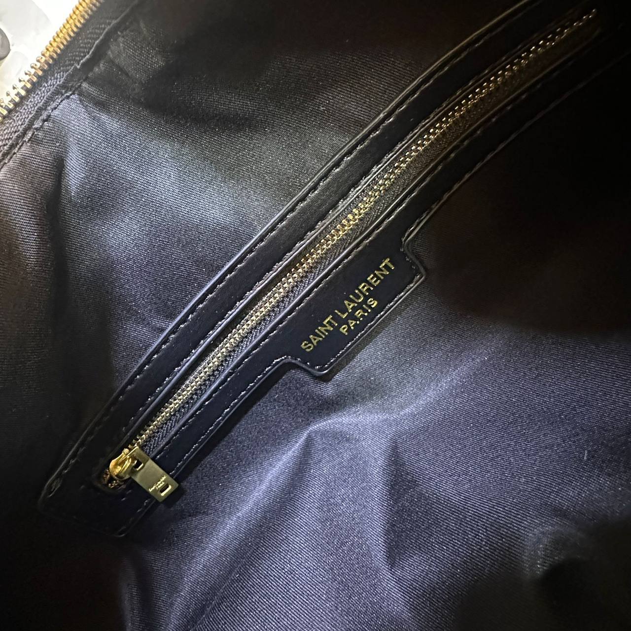 YSL 
COPY ONE
 BIG SIZE 
140 dhs✅

Zain39
♥️♥️♥️