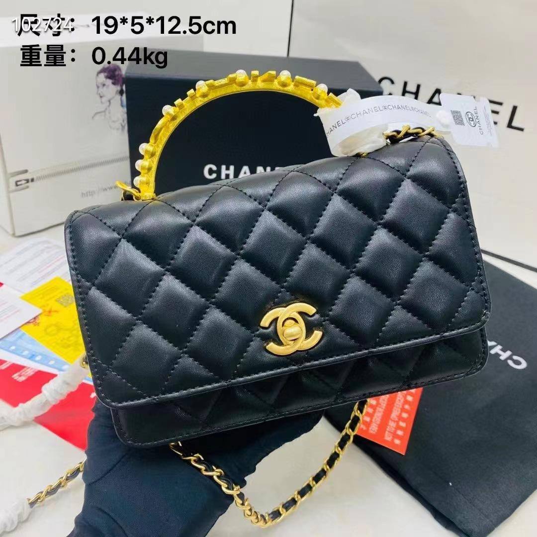 Chanel

110 dhs✅

with box
🎁🎁🎁

Zain203
♥️♥️♥️