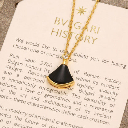 Bvlgari Set 🦋
Necklace 
Earrings 
*Master Quality* 💕

*90* AED normal box 📦

Zain48
♥️♥️♥️