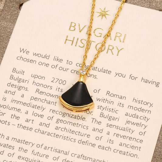 Bvlgari Set 🦋
Necklace 
Earrings 
*Master Quality* 💕

*90* AED normal box 📦

Zain48
♥️♥️♥️