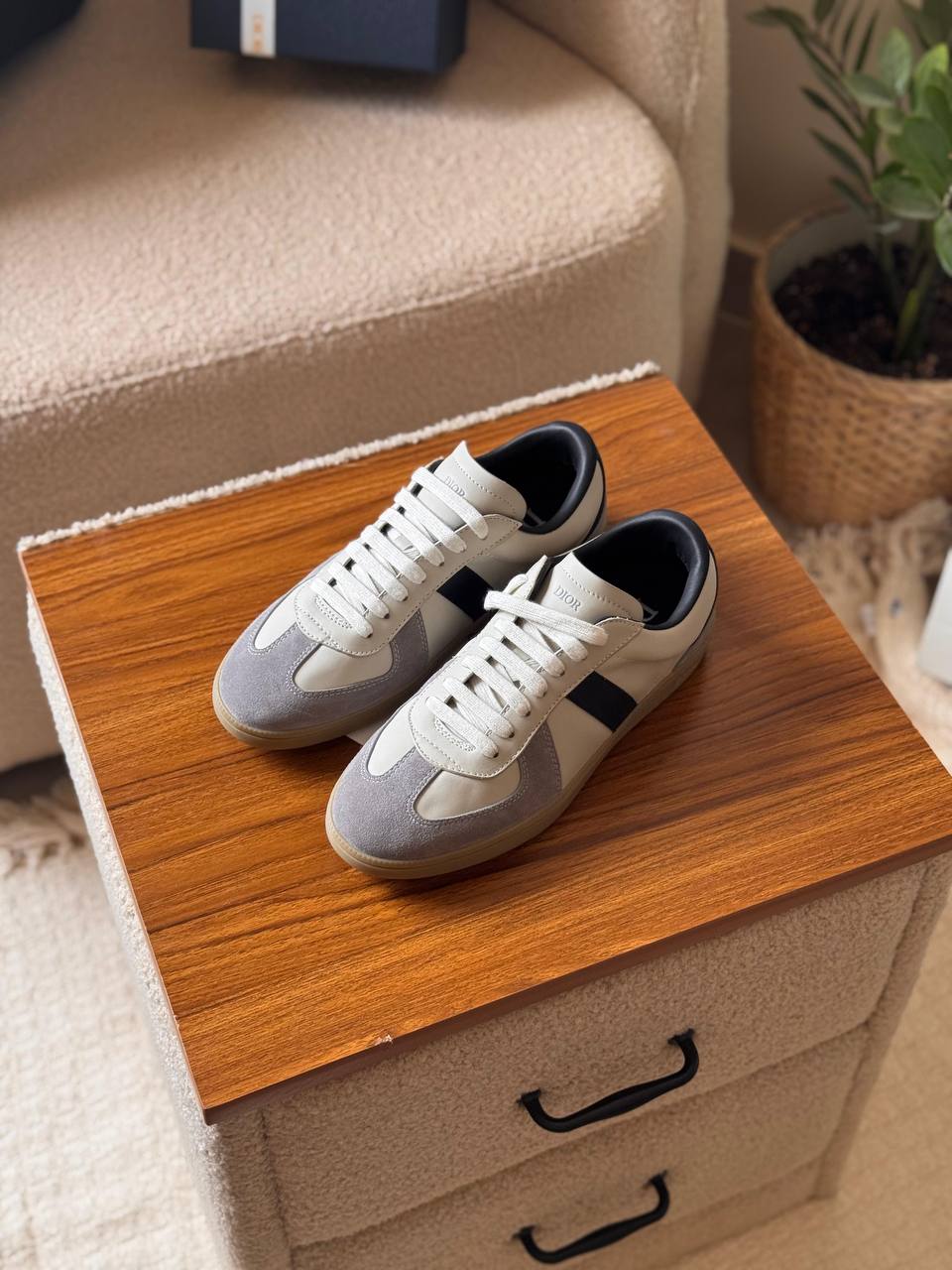 Christian Dior B01
*AAA quality*
*size:40 to 46* 
470 dhs🪙🌨️

Zain185
♥️♥️♥️