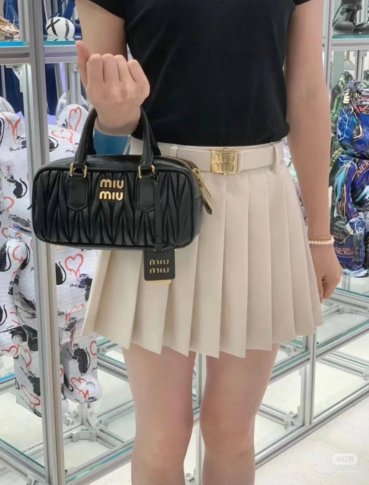 MIU MIU 

NEW CAME 
HIGH QUALITY 

WITH BOX 
115 dhs🇦🇪🇦🇪

Zain39
♥️♥️♥️