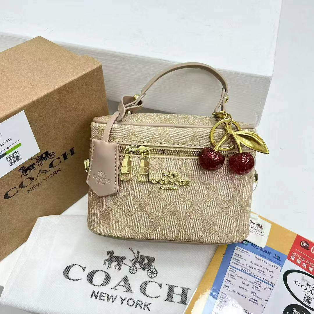 Coach 
with box 


85 dhs🇦🇪🇦🇪

Zain232
♥️♥️♥️