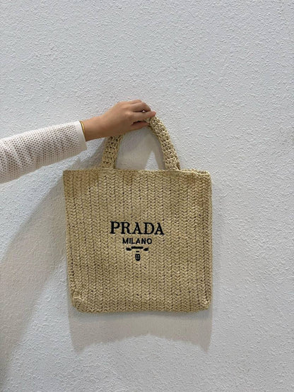 Prada
36cm
85 dhs✅

Zain244
♥️♥️♥️