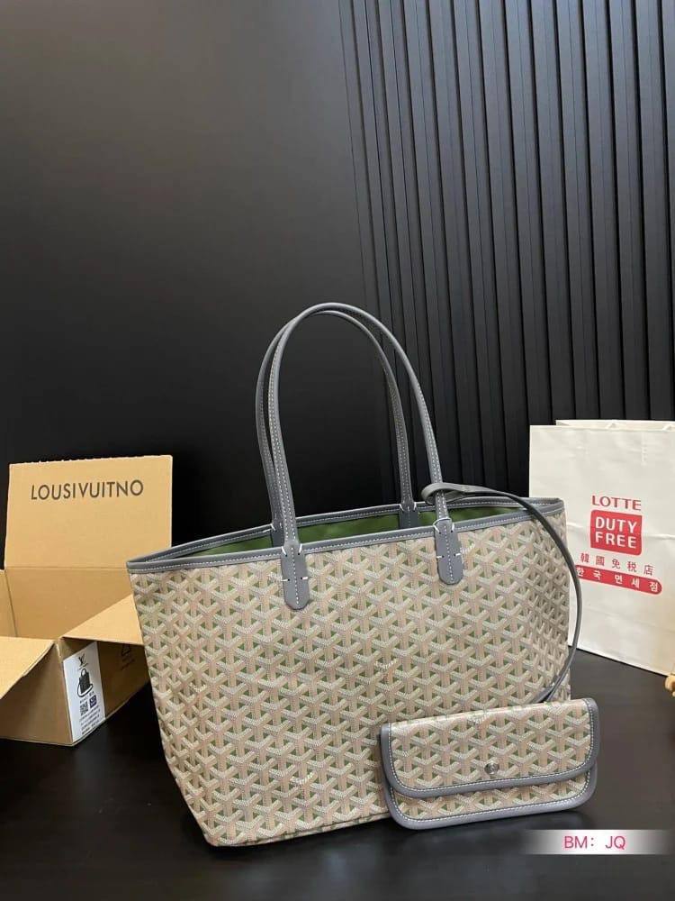 Goyard
75 dhs✅small
80 dhs✅42cm

Zain26
♥️♥️♥️