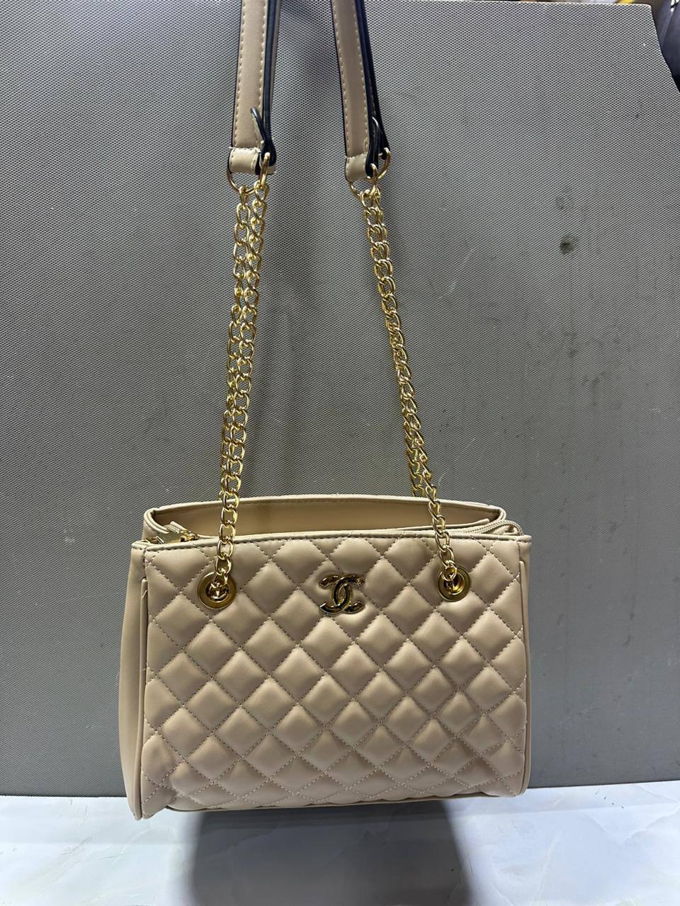 Chanel 
70 dhs🪙🌨️

Zain50
♥️♥️♥️