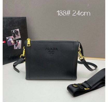 Prada
110 dhs💓
size：24cm
High-quality 

with box🎁🎁🎁

Zain35
♥️♥️♥️