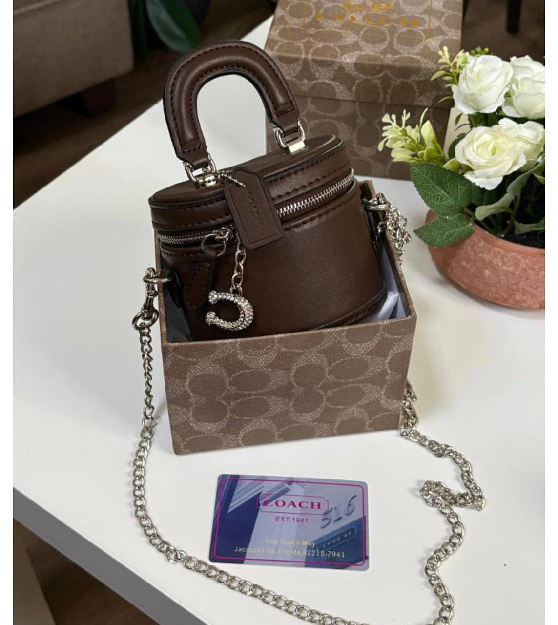 Coach
90 dhs✅

with box
🎁🎁🎁

Zain35
Zain26
♥️♥️♥️