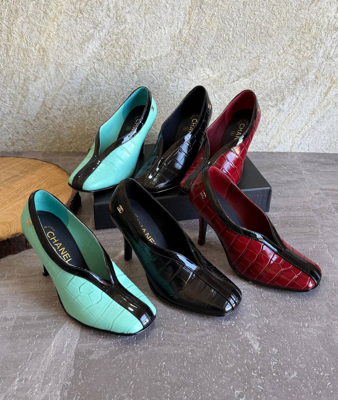 CHANEL 💫😍
SuperMaster Quality 💯
550 dhs✅
Size: 36-41 💥

Zain171
♥️♥️♥️