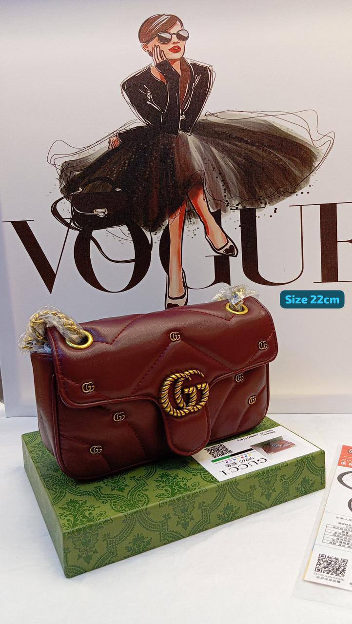 Gucci
Best quality 
with box’s 
🎁🎁🎁

110 dhs🪙🖤
size 22cm

Zain158
♥️♥️♥️