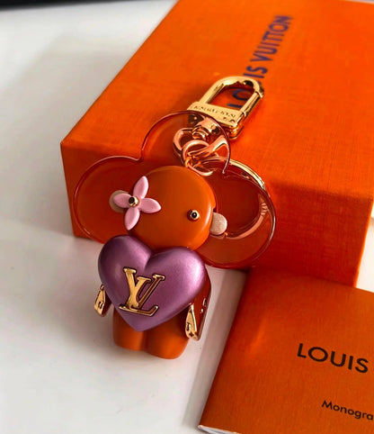 Key chain 🔑

Master quality 💥
With normal box
105 dhs🇦🇪🇦🇪

 With master box 📦
115 dhs🇦🇪🇦🇪

Zain216
♥️♥️♥️