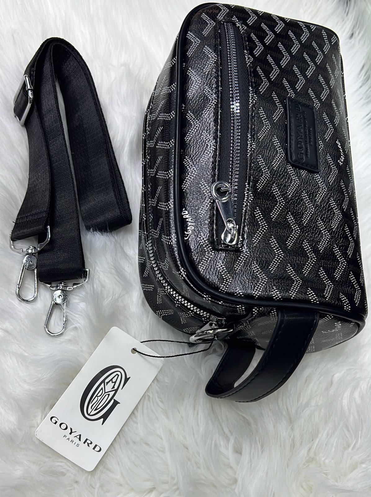 Goyard

90 dhs🇦🇪

good quality
Zain182
♥️♥️♥️
