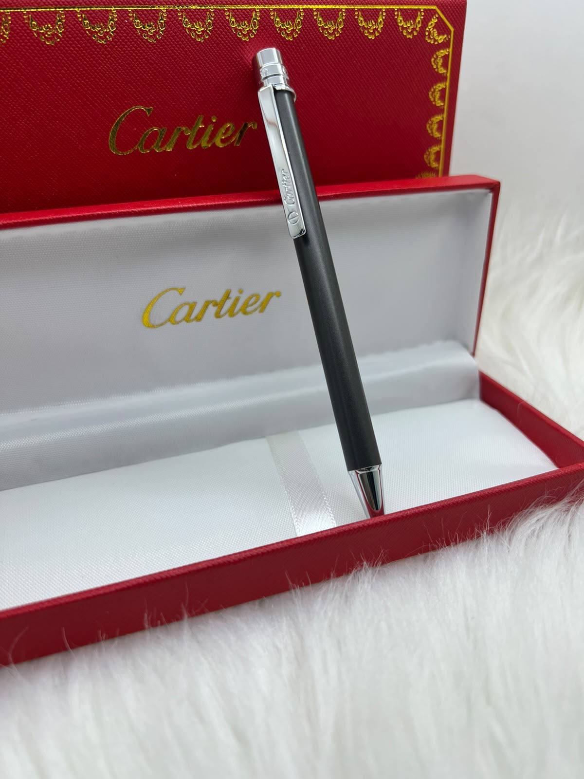 Cartier

Good quality 
55 dhs🇦🇪🇦🇪

Zain182
♥️♥️♥️