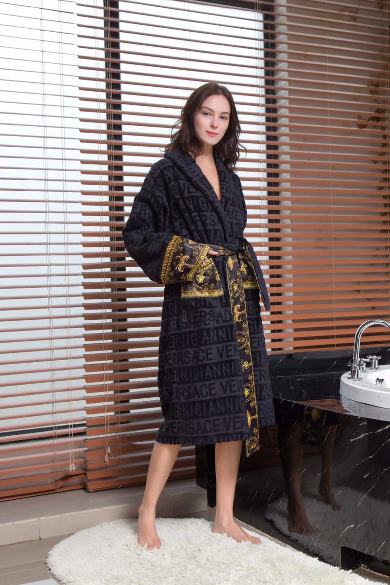 *New collections*                                                
VERSACE BATHROBE
*Super Master quality*
*Sizes:FREE SIZE*

750 dhs🇦🇪🇦🇪

Zain308
♥️♥️♥️