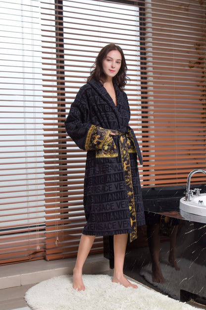 *New collections*                                                
VERSACE BATHROBE
*Super Master quality*
*Sizes:FREE SIZE*

750 dhs🇦🇪🇦🇪

Zain308
♥️♥️♥️