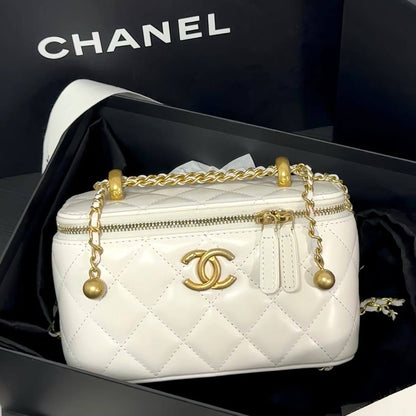 Chanel

High quality

With box 

100 DHS🇦🇪🇦🇪🇦🇪

Zain50
♥️♥️♥️