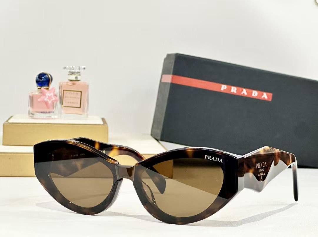 *SUNGLASSES WOMEN*

*MASTER QUALITY*

260 dhs🇦🇪

Zain202
♥️♥️♥️