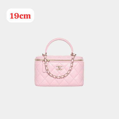 Chanel
19cm makeup box
 inside mirror 
with box 
100 dhs✅

Zain168
♥️♥️♥️
