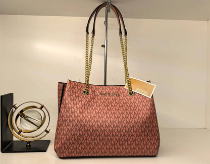Mk 
100 dhs💓
Size 35cm

Zain161
♥️♥️♥️
