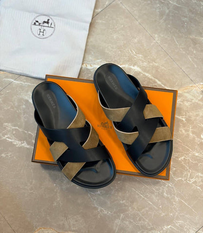 Hermes  
for men master quality 
230 dhs✅
 (size 40to46)

Zain59
♥️♥️♥️