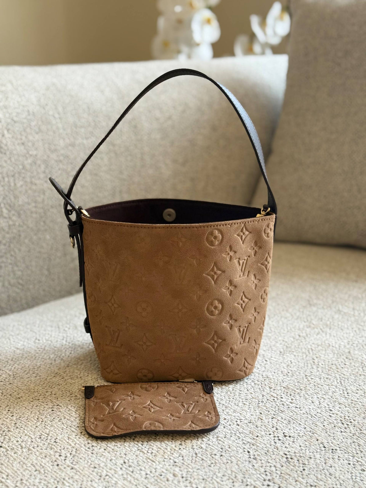LV
For Price 👇 WhatsApp✅
0568585901 
0507557372
0552275751 Owner Zain 👌

Zain246
♥️♥️♥️