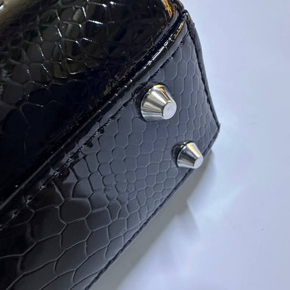 LADY DIOR NEW CAME HIGH QUALITY WITH BOX 
150 dhs🇦🇪🇦🇪

Zain295
♥️♥️♥️