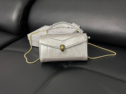Bvlgari 
100 dhs🇦🇪🇦🇪

with box 
high quality

20 cm

Zain26
♥️♥️♥️