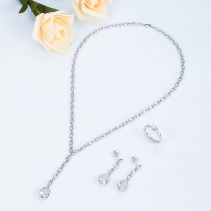 APM Set
Necklace 
Earrings 
Ring 💍 
*Master Quality* 💎

*200* AED normal box 📦 
*220* AED master box 🗃️

Zain48
♥️♥️♥️