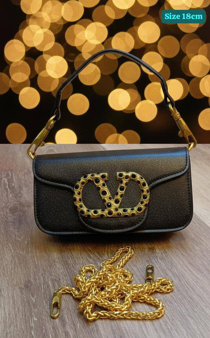 Valentino
Best quality

With box’s
🎁🎁🎁

100 dhs❤️
size 18cm

Zain158
♥️♥️♥️