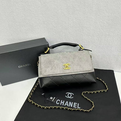 Chanel
withbox 
115 dhs✅

Zain143
♥️♥️♥️