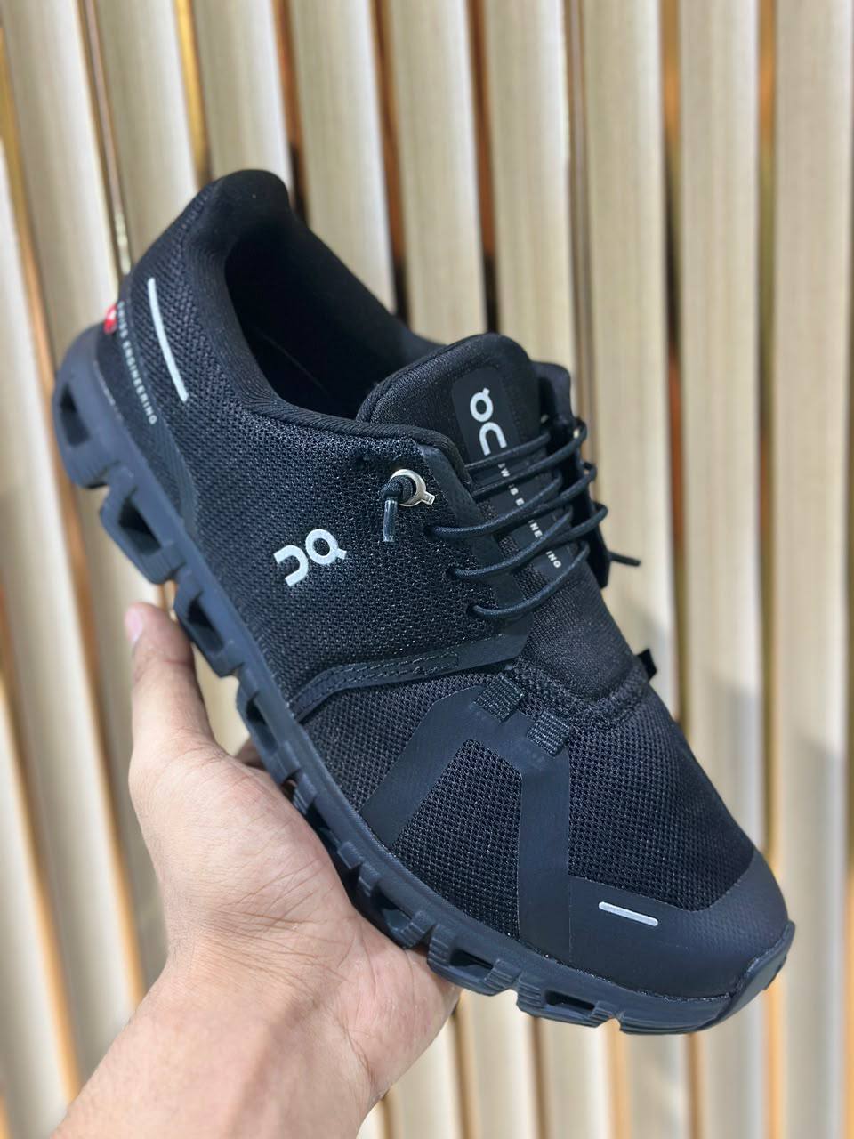 OnCloud 6 sneakers

Size:36 to 45

115 dhs🇦🇪🇦🇪

Zain241
♥️♥️♥️