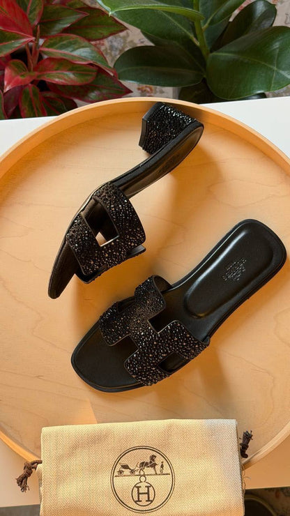 Hermes

Available🤩

Master quality 

Size: 36 to 41

430 dhs🇦🇪🇦🇪🇦🇪

Zain318
♥️♥️♥️