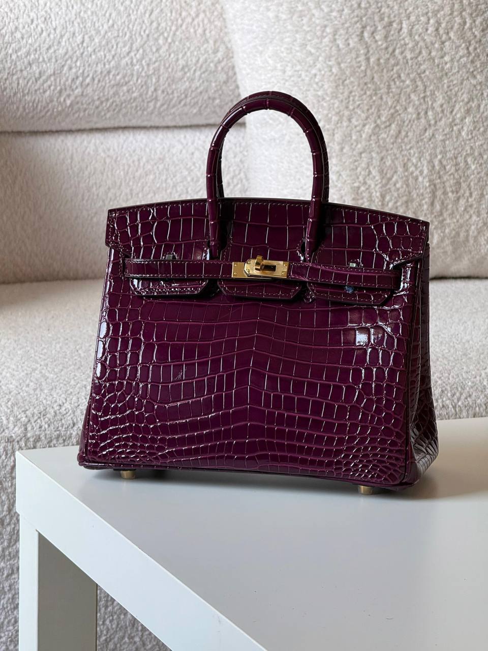 Hermes birkin croc 25cm💕master quality😍


with box❤️
🎁🎁🎁

780 dhs🪙🌨️

Zain52
♥️♥️♥️