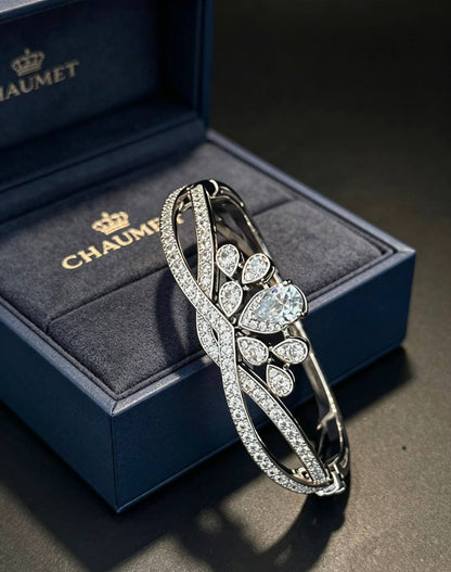 CHOUMET BANGLE
MASTER 💫✨
120 DHS🇦🇪🇦🇪
 WITH SMALL
BOX AND PAPER BAG
🛍️🎁

Zain89
♥️♥️♥️
