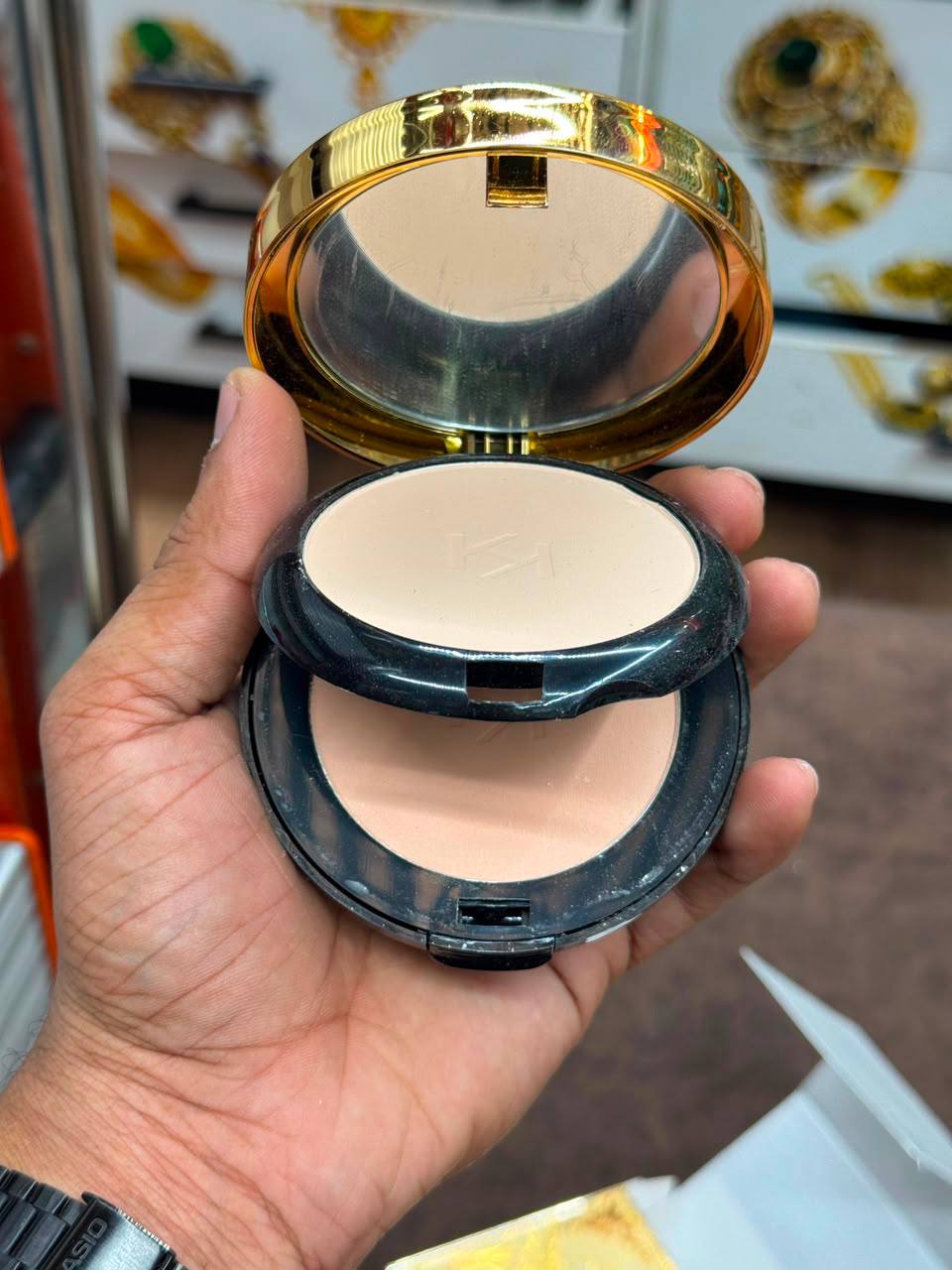Makeup 
Any Pc
25 dhs✅

Zain49
♥️♥️♥️