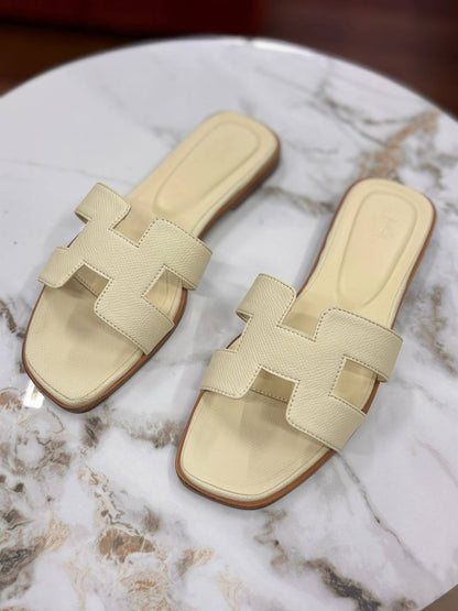 Hermesn
Size 36-41
100 dhs✅
High Quality

Zain55
♥️♥️♥️
