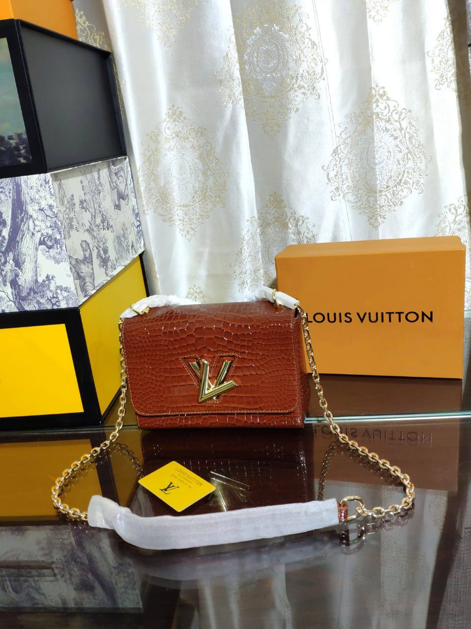LV
Bags

with box

Zain26
♥️♥️♥️