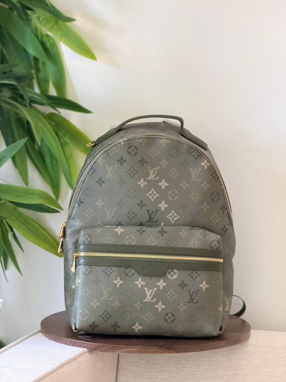 BRAND- LOUIS VUITTON 
BACKPACK 
SUPER MASTER QUALITY 
WITH PAPER BAG

For Price 👇 WhatsApp✅
0568585901 
0507557372
0552275751 Owner Zain 👌

Zain267
♥️♥️♥️