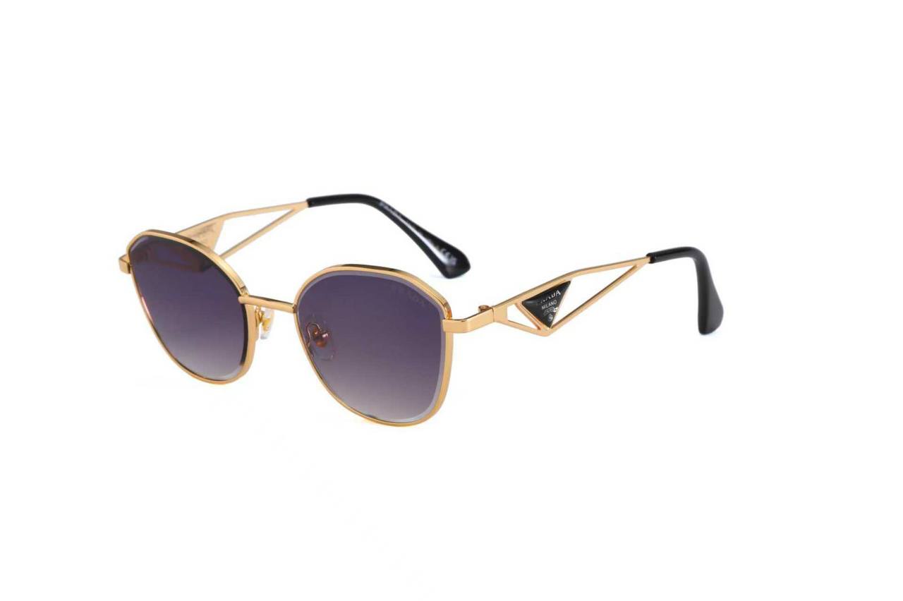 PRADA 
Sunglasses 🕶️ 
Good quality 💯 
Master box 🗃️ 
50 dhs❤️

Zain273
♥️♥️♥️