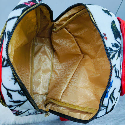 DIOR BACKPACK 
GOOD QUALITY 
55 dhs✅

Zain40
♥️♥️♥️