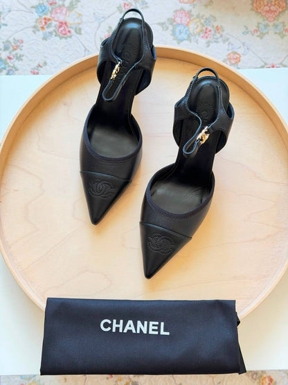 CHANEL
Master quality 
Size: 36 to 41
450 dhs💓

Zain318
♥️♥️♥️