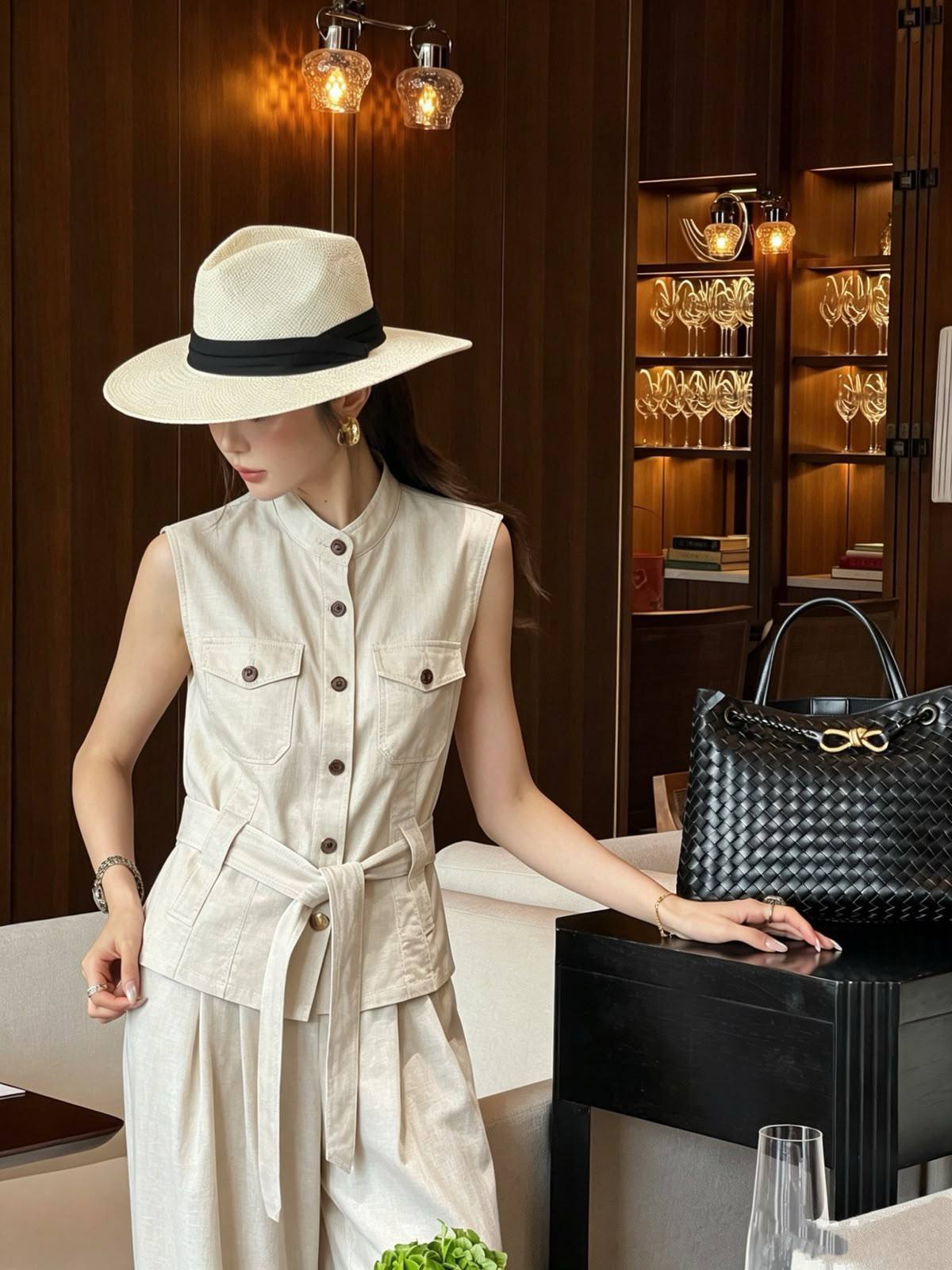 LORO PIANA
Women’s Linen Set
Master Quality 
SMLXL
480 dhs✅

Zain276
♥️♥️♥️