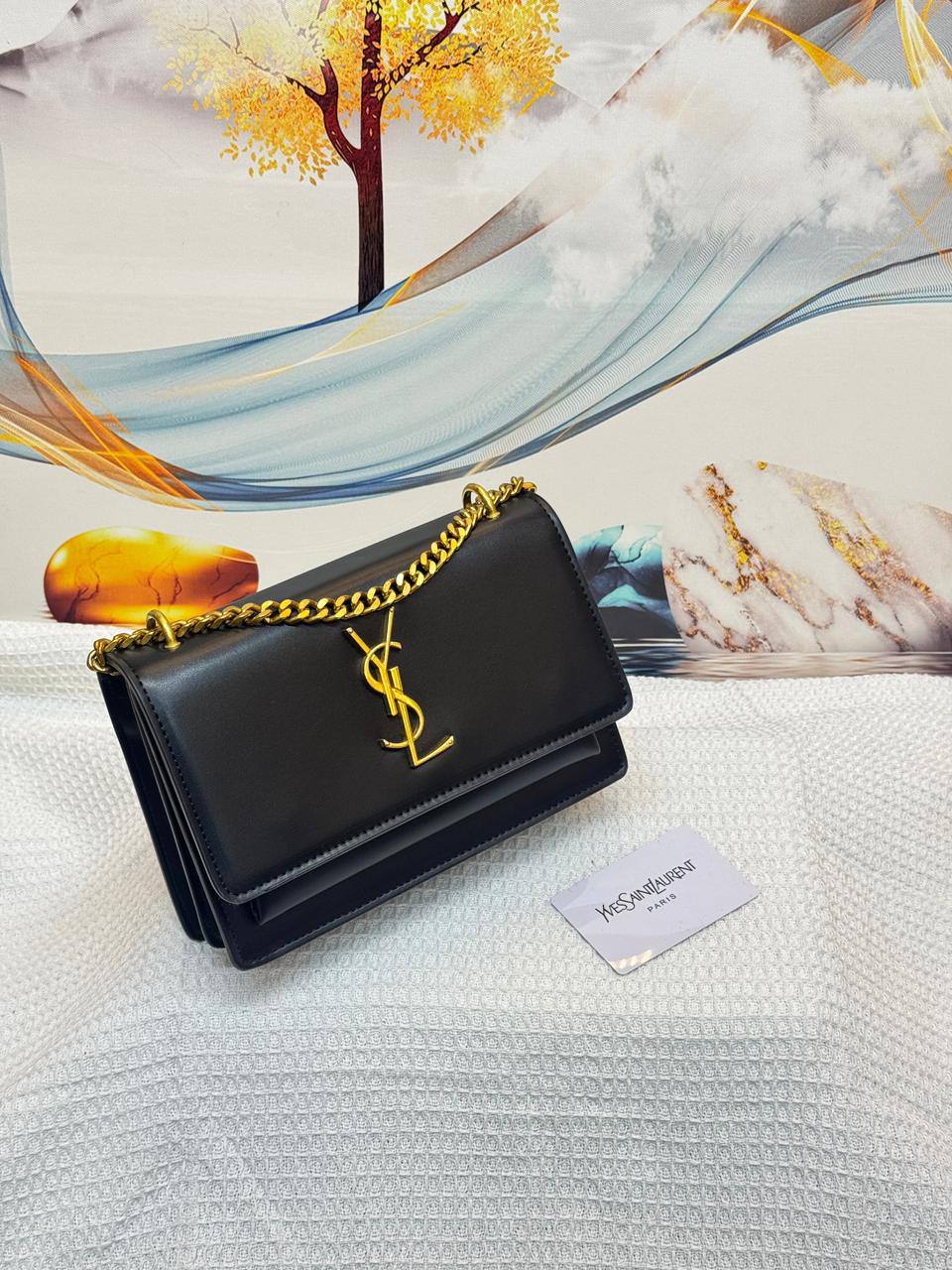 YSL

Best quality 

with box
100 dhs🇦🇪🇦🇪

size22CM

Zain290
♥️♥️♥️