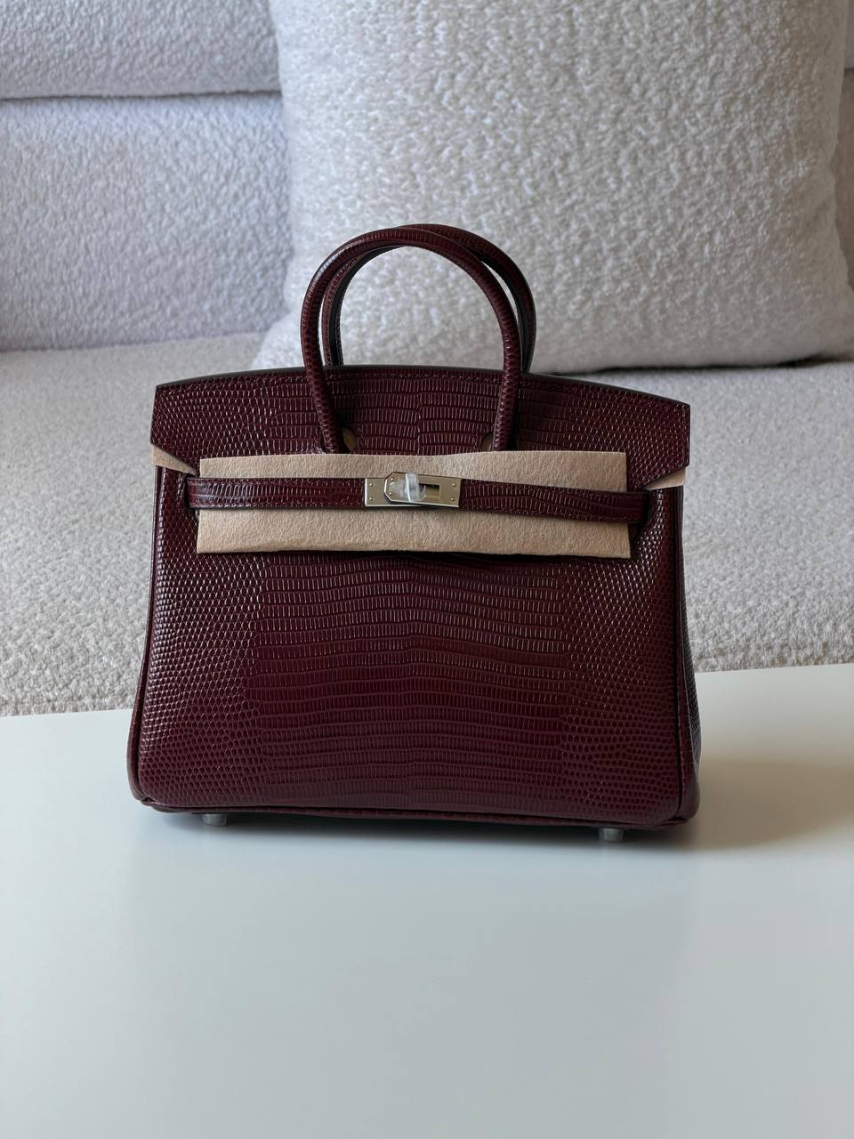 Hermes
birkin  lizard 25 cm💥Master quality ✅with box📦
990 dhs✅

Zain52
♥️♥️♥️